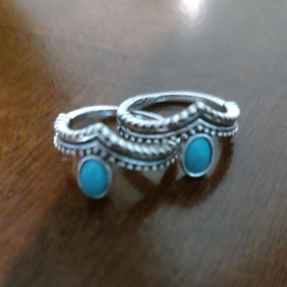 Chic Silver and Turquoise Ring Set